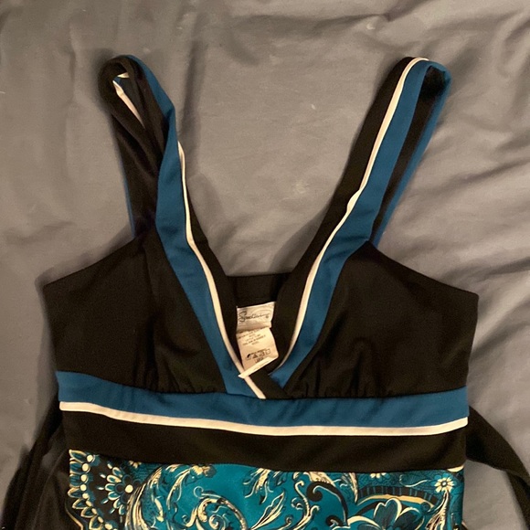 Dress - Picture 2 of 5